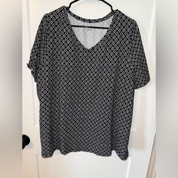 Catherines Black and White Relaxed Short Sleeve Blouse - Picture 1 of 3